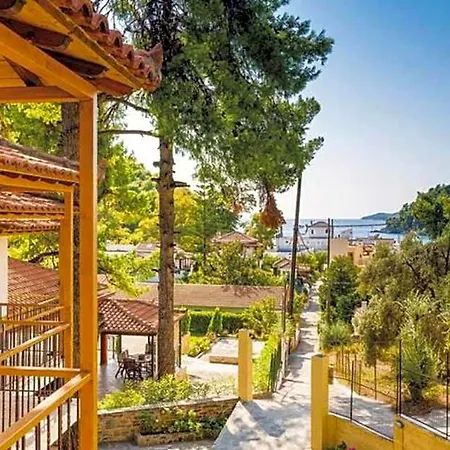 Hotel The Pine Trees 3*